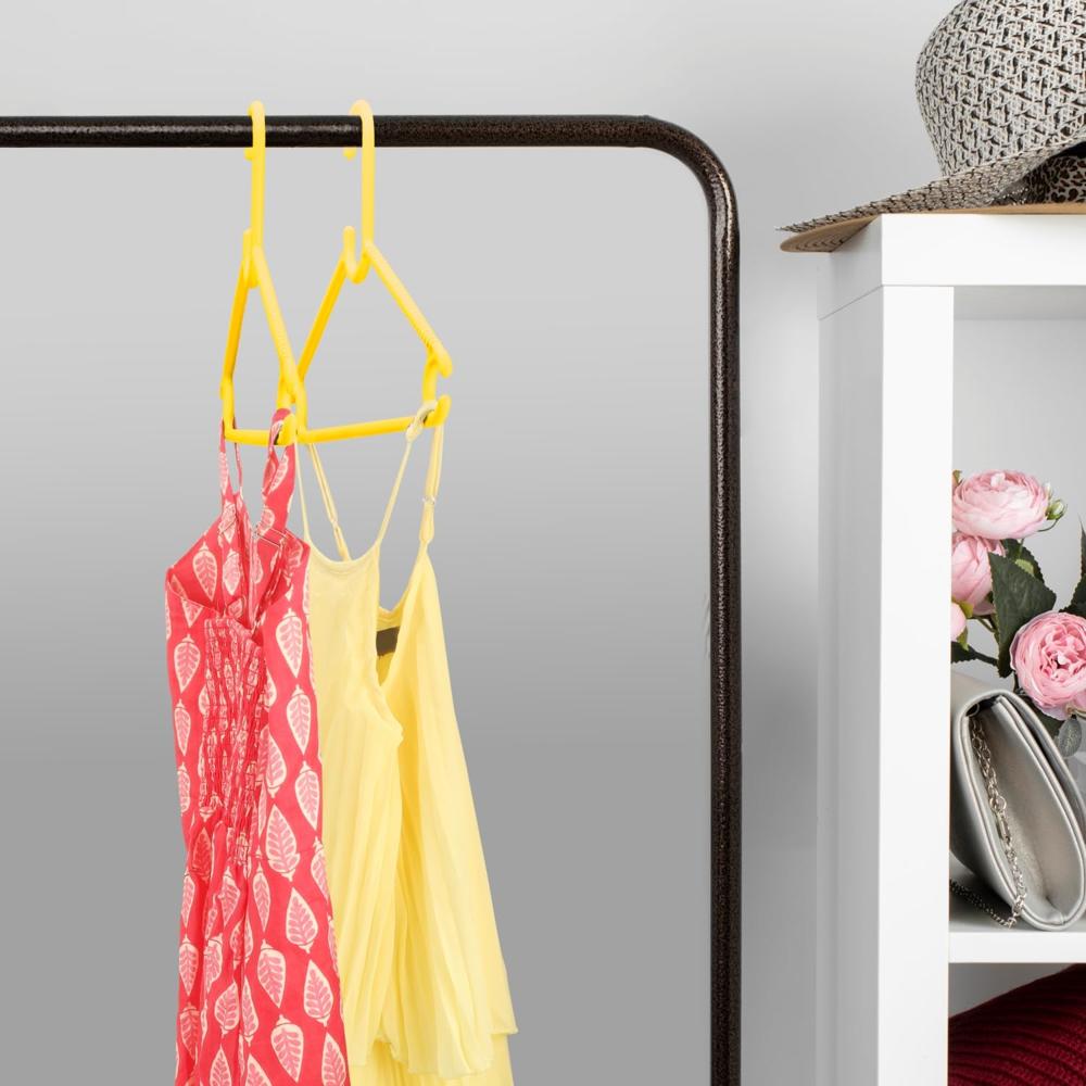 Nayasa Plastic Clothes Hangers Set of 6