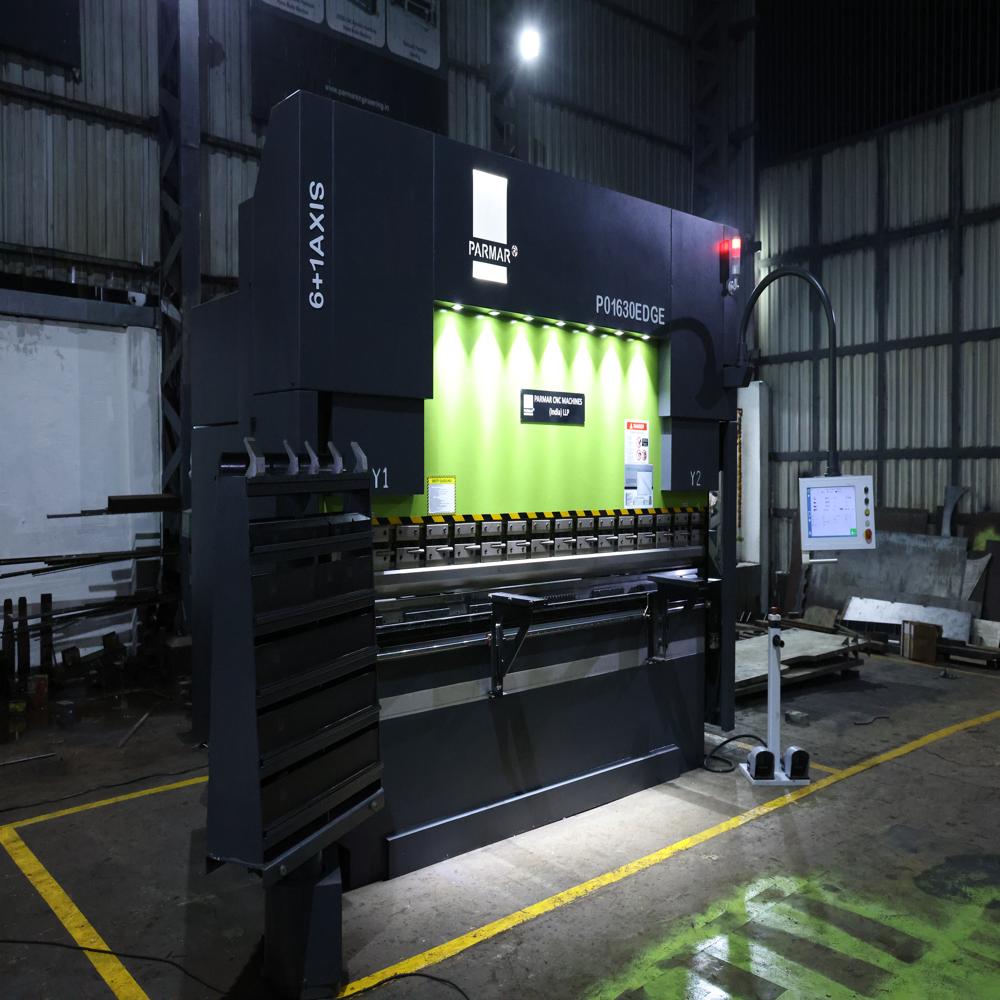 Cnc Press Brake Machine - Accuracy: 0.02 Mm
