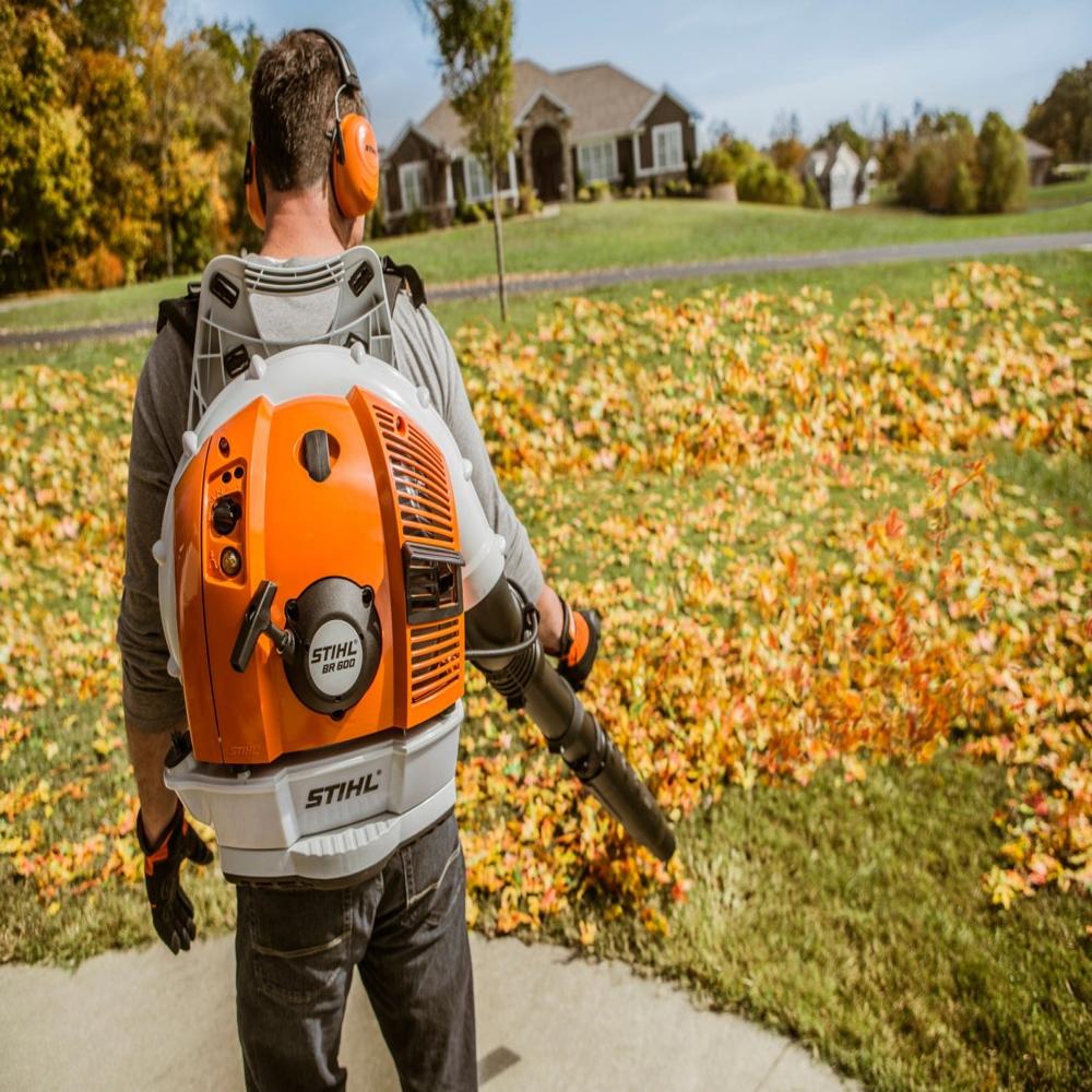Br 600 Petrol Backpack Blower - Cutter Type: Metal Blade