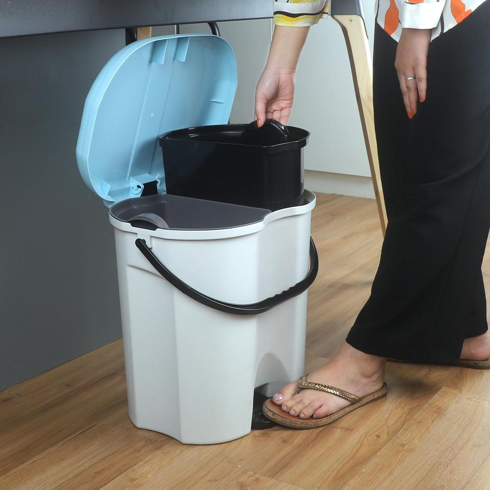 Nayasa Crest Waste Paper bin