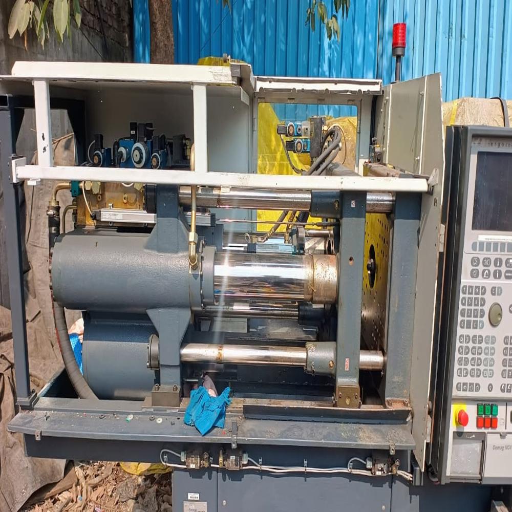 Demag 50 Ton Injection Molding Machine - Clamping Force: 500 Kilonewton (Kn)