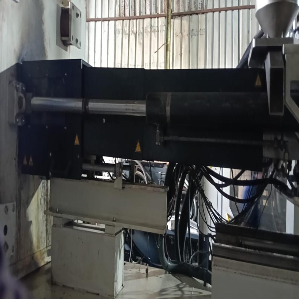 Hydraulic Injection Molding Machine - Capacity: 5 Ton