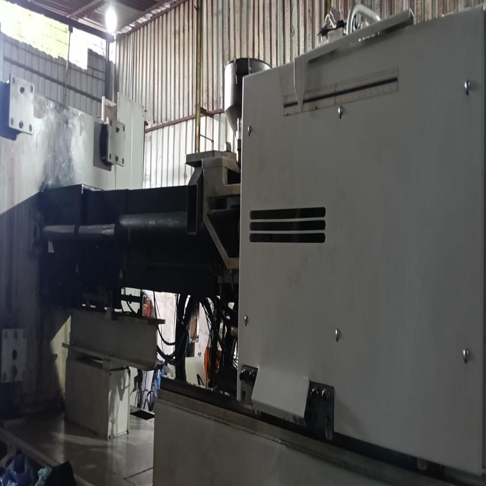 Hydraulic Injection Molding Machine - Capacity: 5 Ton
