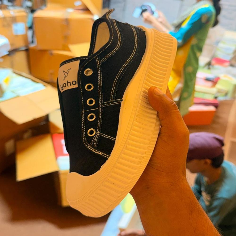 LADIES FOOTWEAR