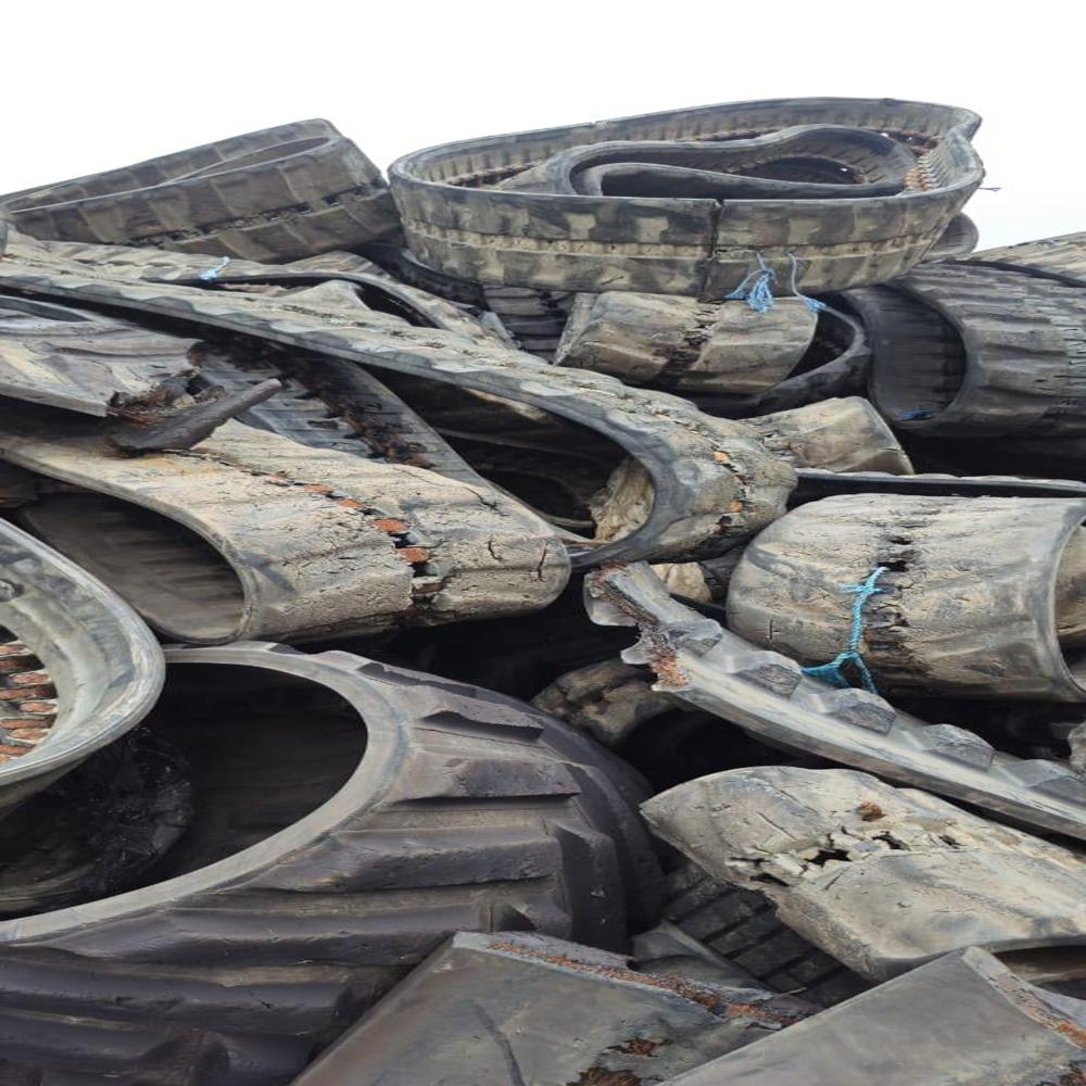 TRACKS WITH RUBBER