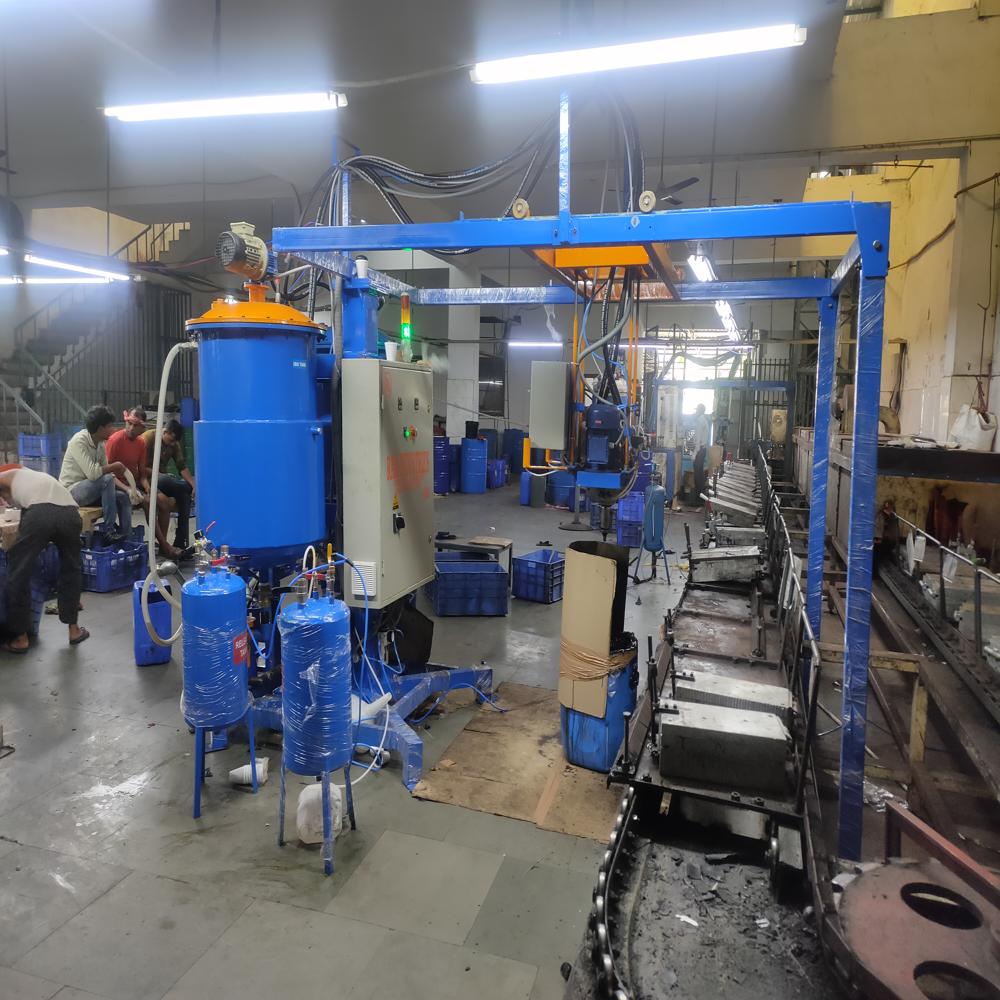 PU Footwear Making Machine