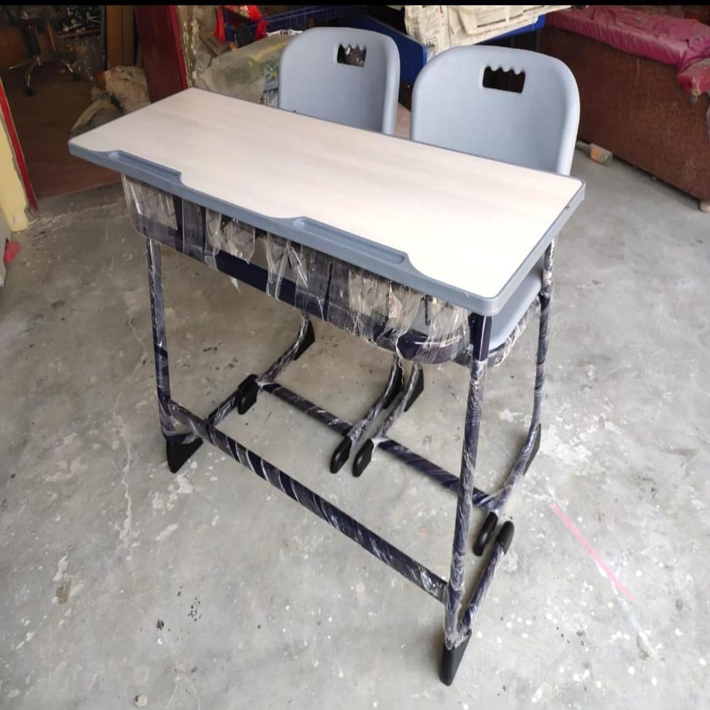 Caplusedesk Bench - Assembly: Carpenter Assembly