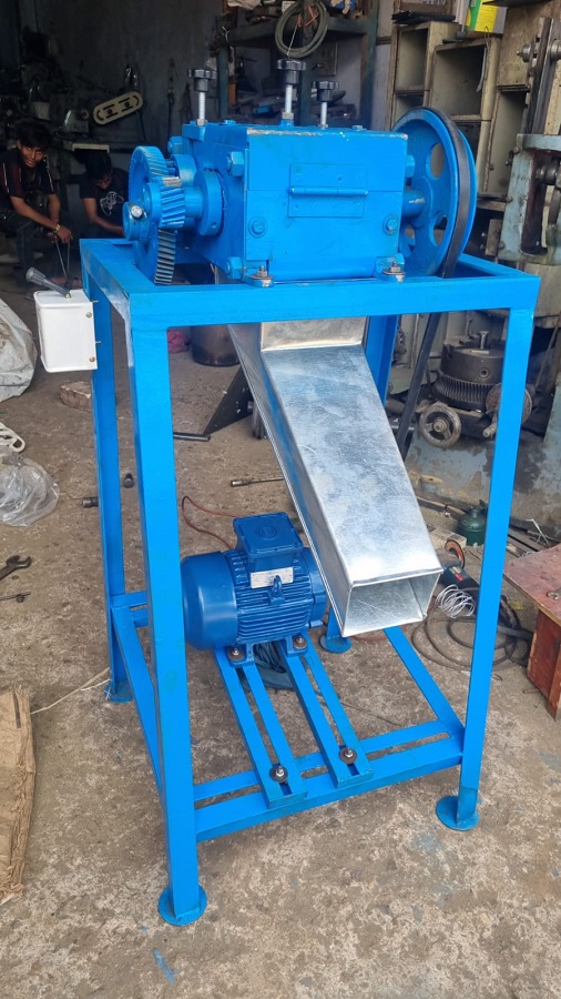 PLASTIC DANA CUTTER