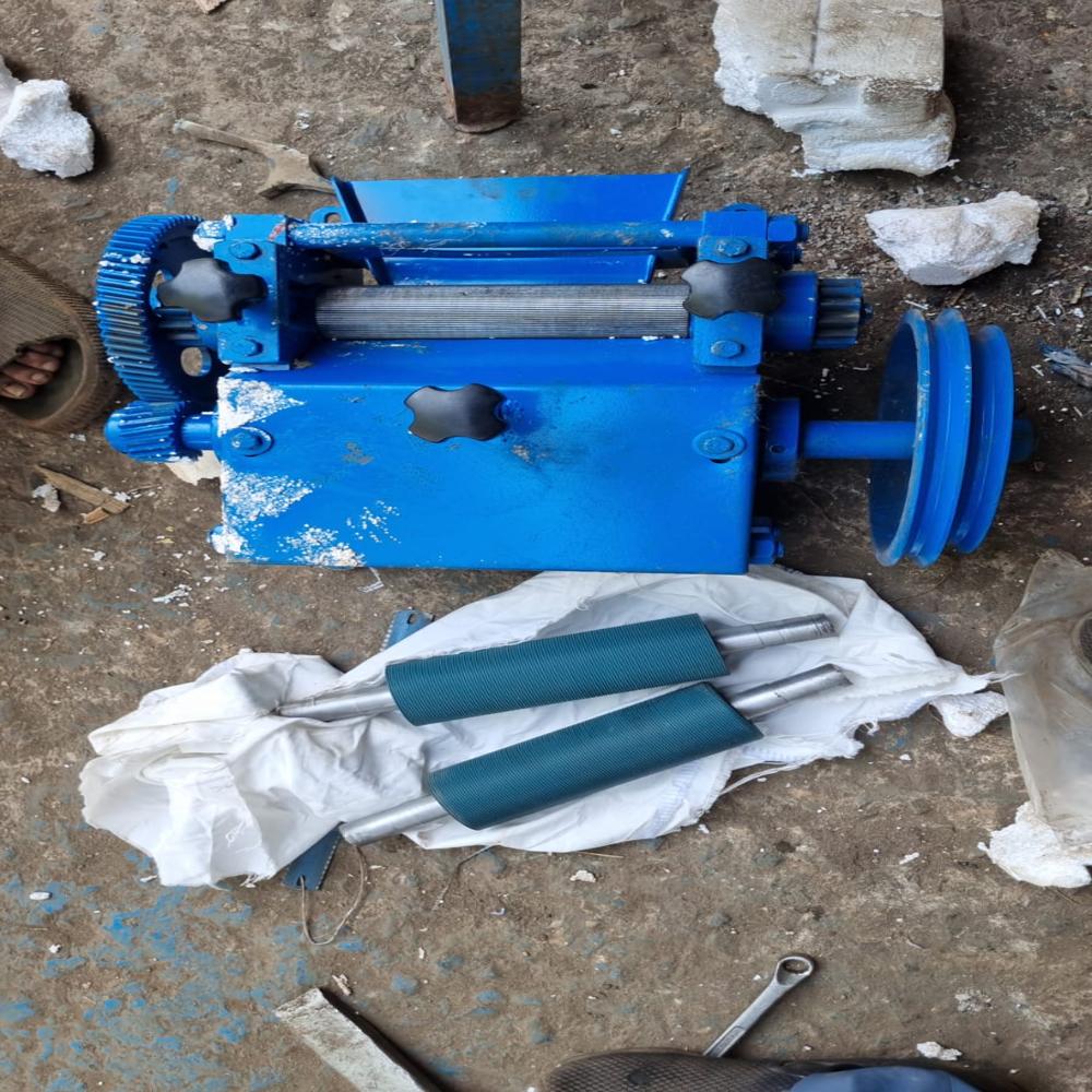 Plastic Dana Cutter - Automatic Grade: Manual