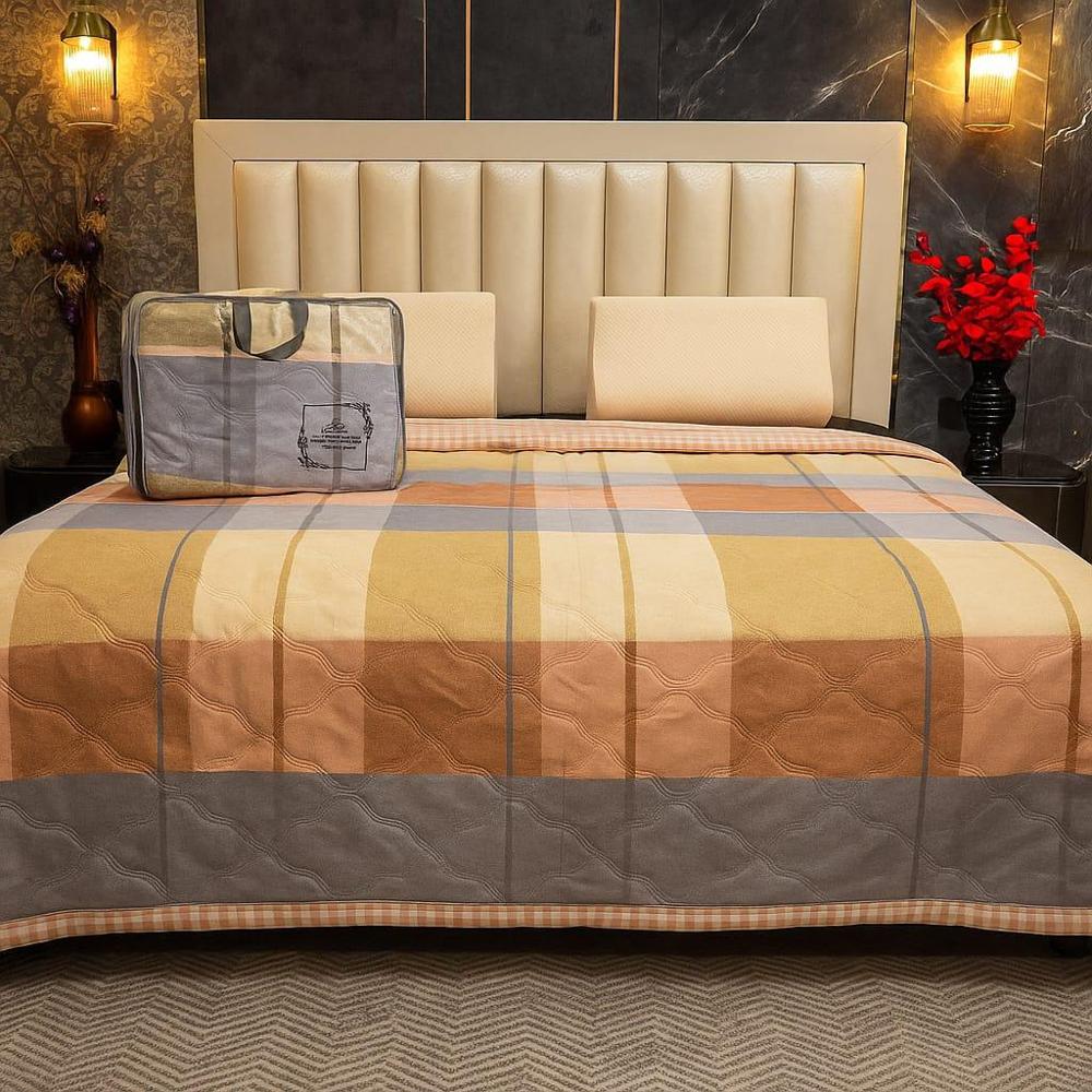 Lavender Comforter - Density: 40 Gram Per Cubic Centimeter(g/cm3)