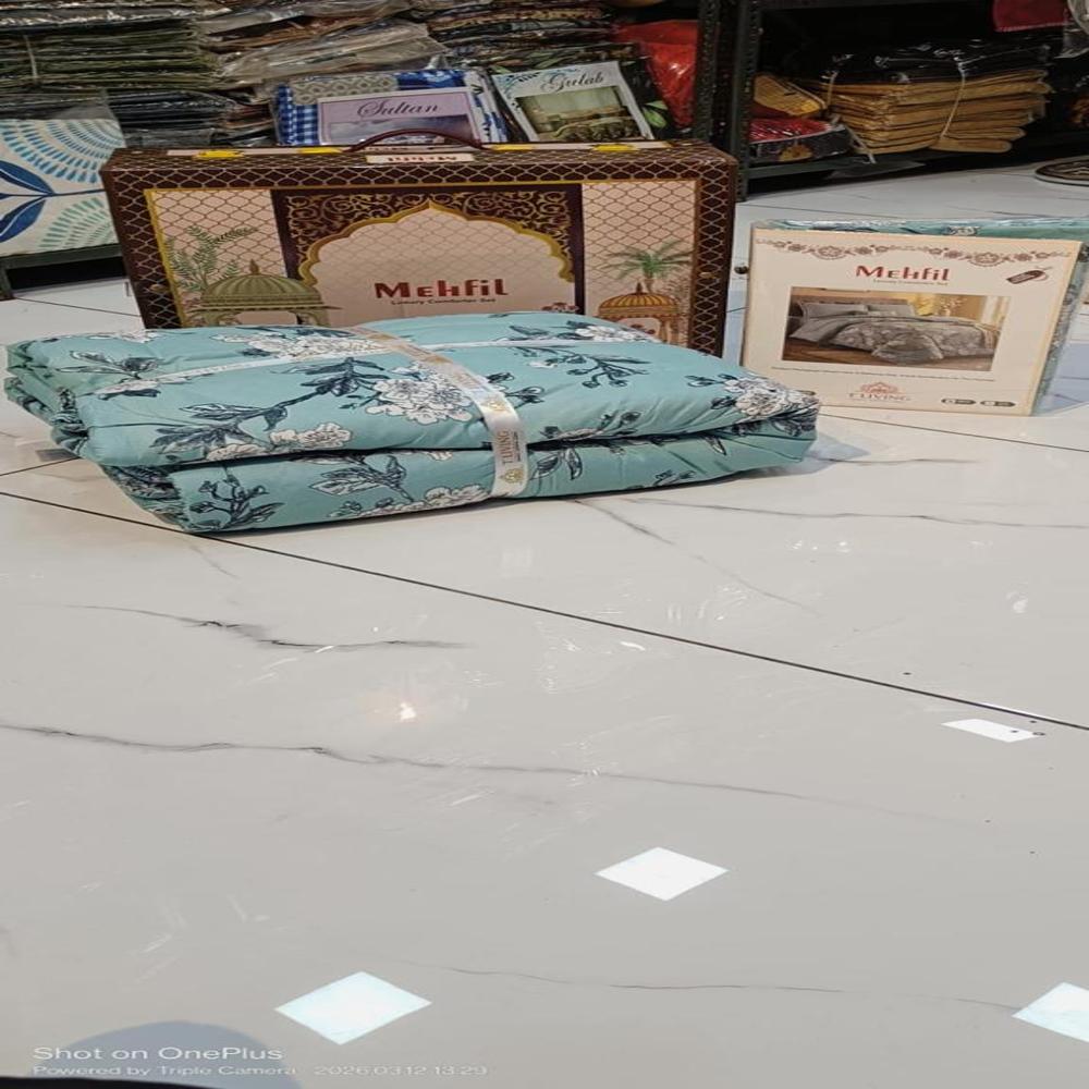 Mehfil Comforter Set - Density: 40 Gram Per Cubic Centimeter(g/cm3)