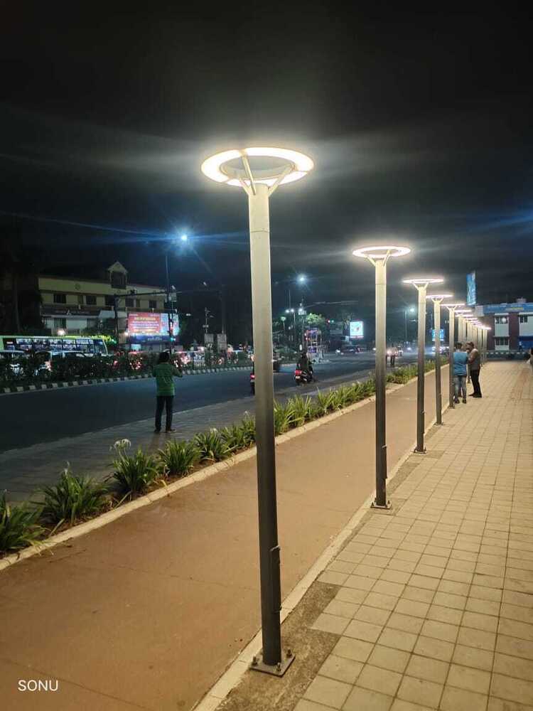 Ring Top Garden Light Pole