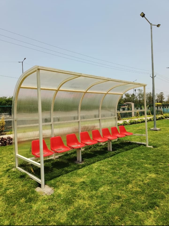 Prefabricated Bus Stop - Dimension (L*w*h): 33*9*11 Foot (Ft)