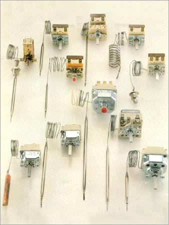 इलेक्ट्रिकली गर्म होने वाले उपकरणों के लिए थर्मोस्टैट्स