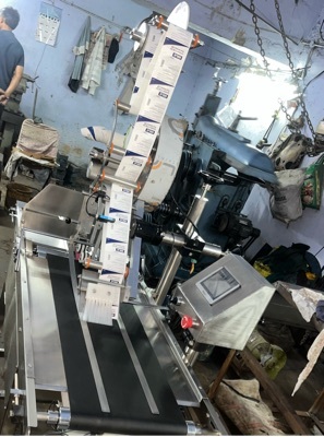 AUTOMATIC STICKER LABEL MACHINE