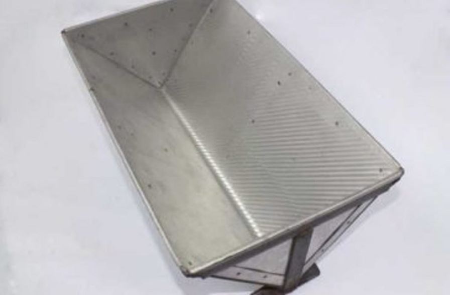 Shape Bread Mould - Color: Silver