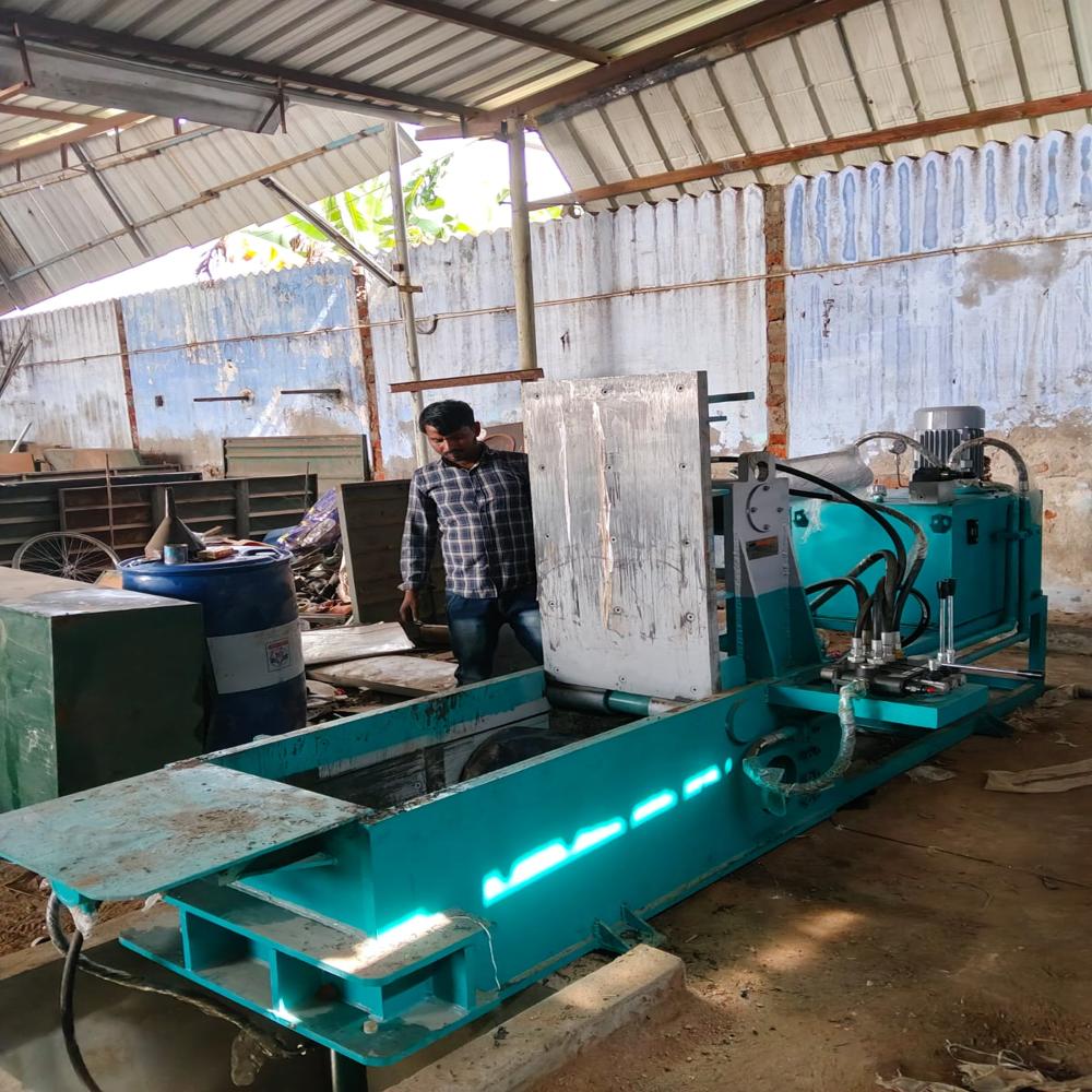 DC SCRAP BALING PRESS