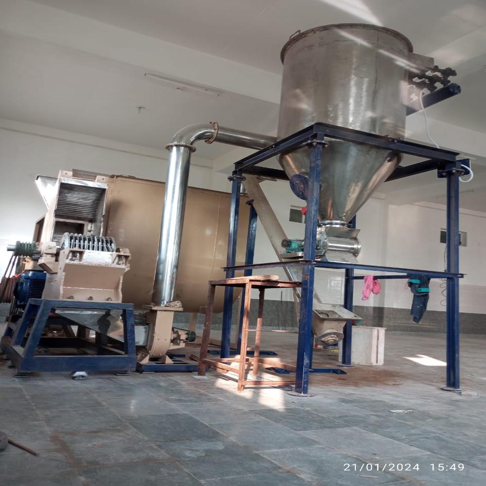 Chilli Grinding with Cleaning System