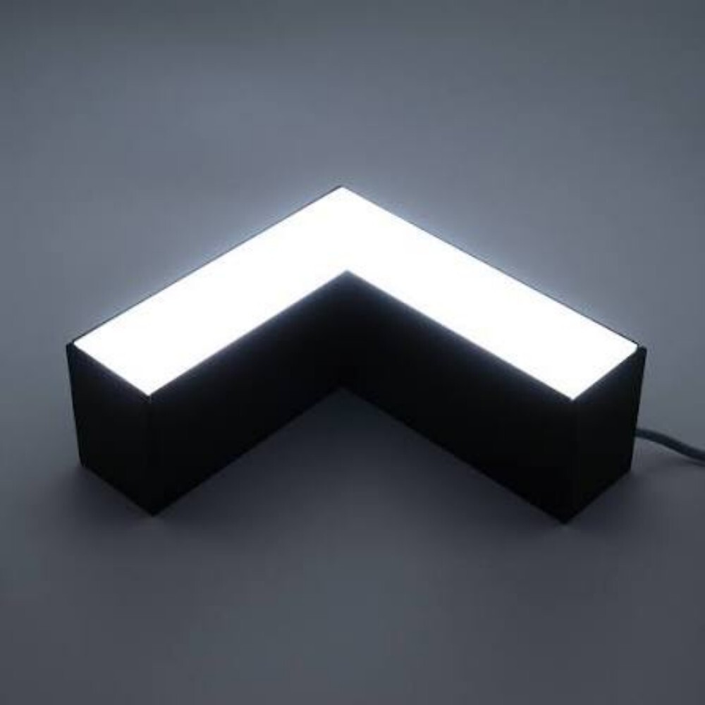 Connector Light - Color: Black