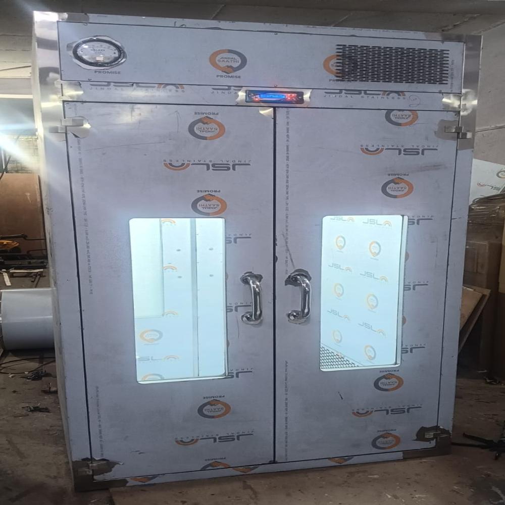 Dynamic Garment Cabinet