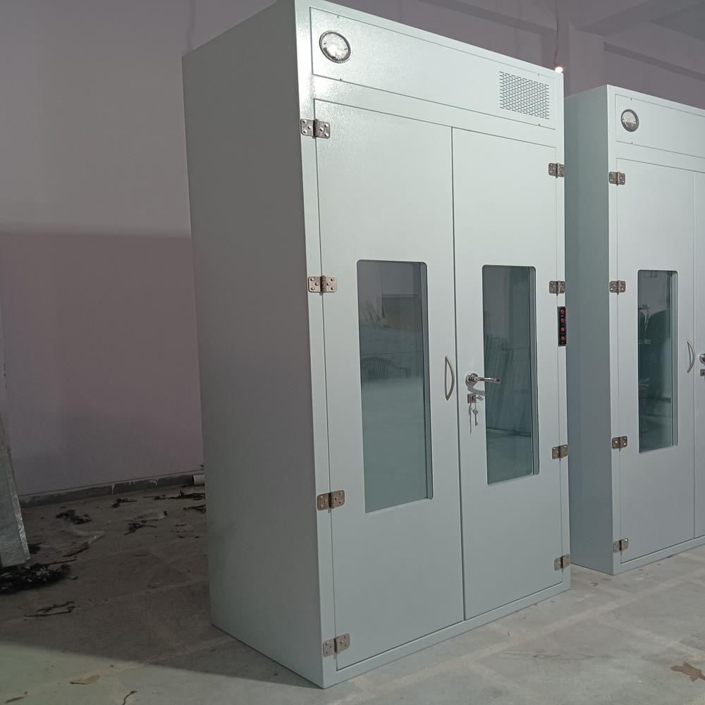 Dynamic Garment Storage Cabinet