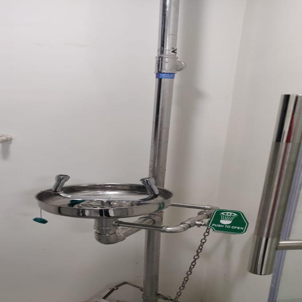Eye Washer Shower - Material: Stainless Steel