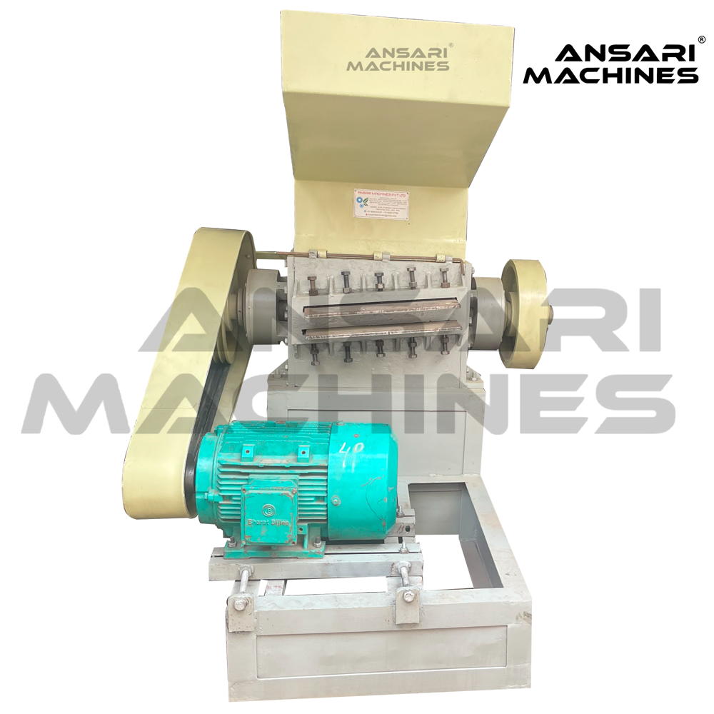 Pet Bottles Scrap Grinder Machine Capacity: 500 Kgs Kg/hr
