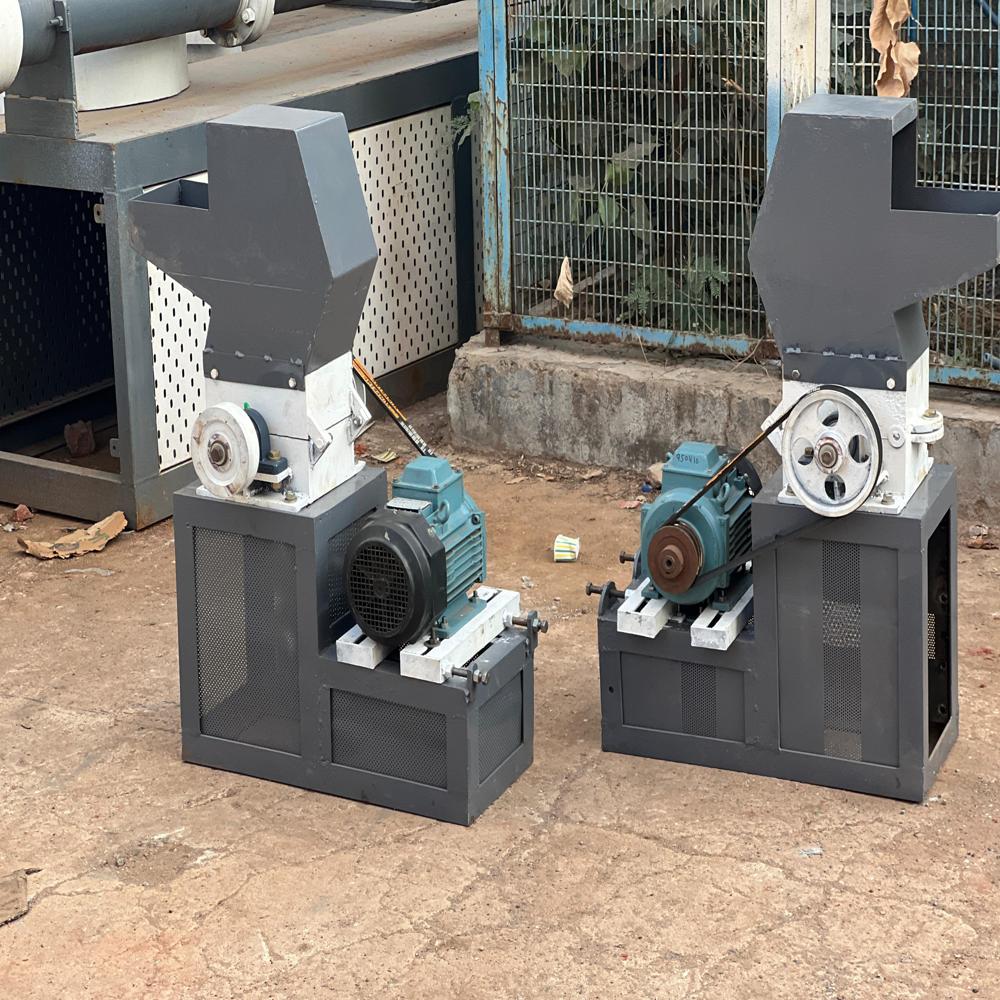 Waste Grinding Machine - Color: White/blue