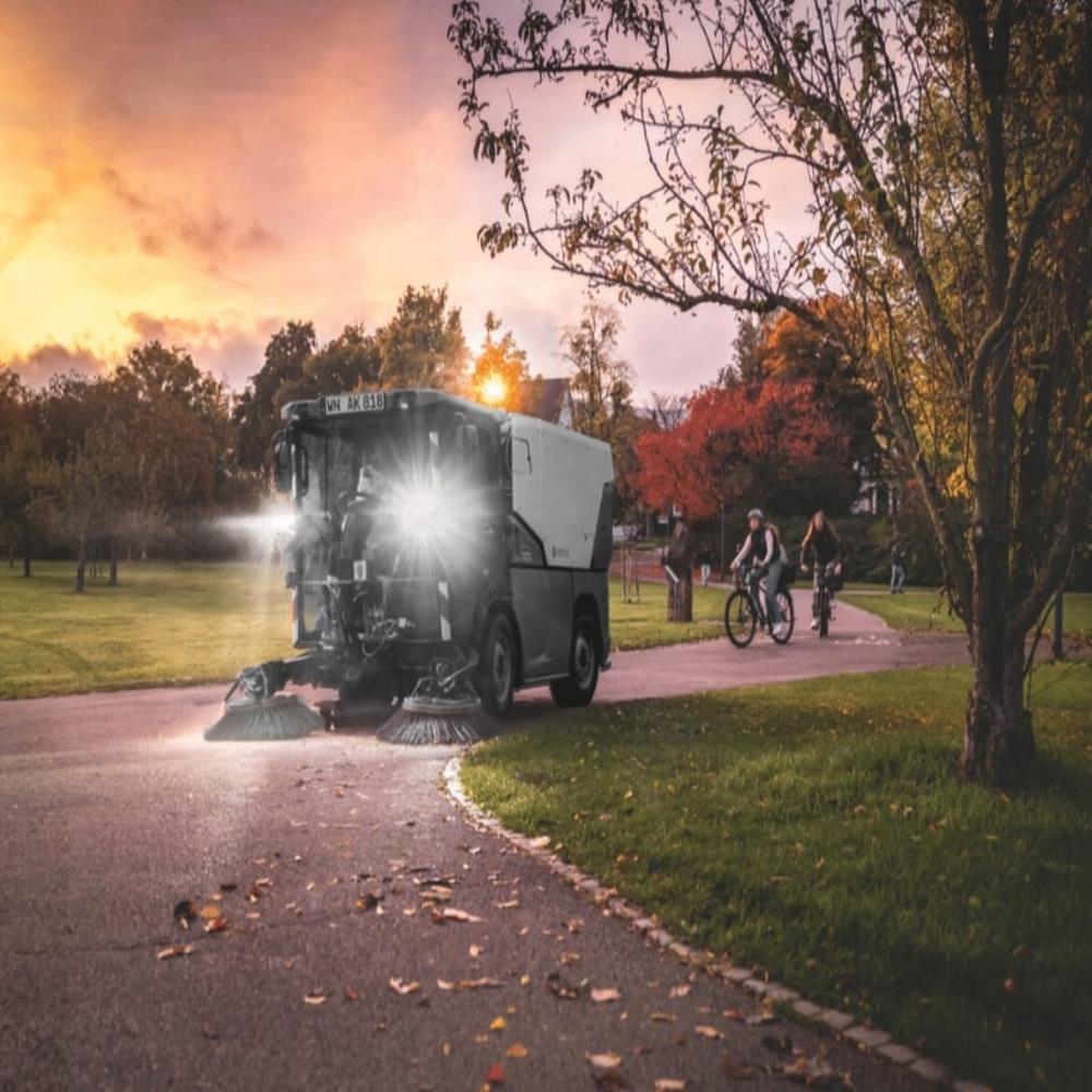 Vacuum sweeper MCM 600