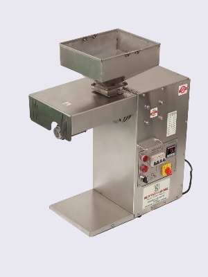 Oil Expeller - Automatic Grade: Semi-automatic