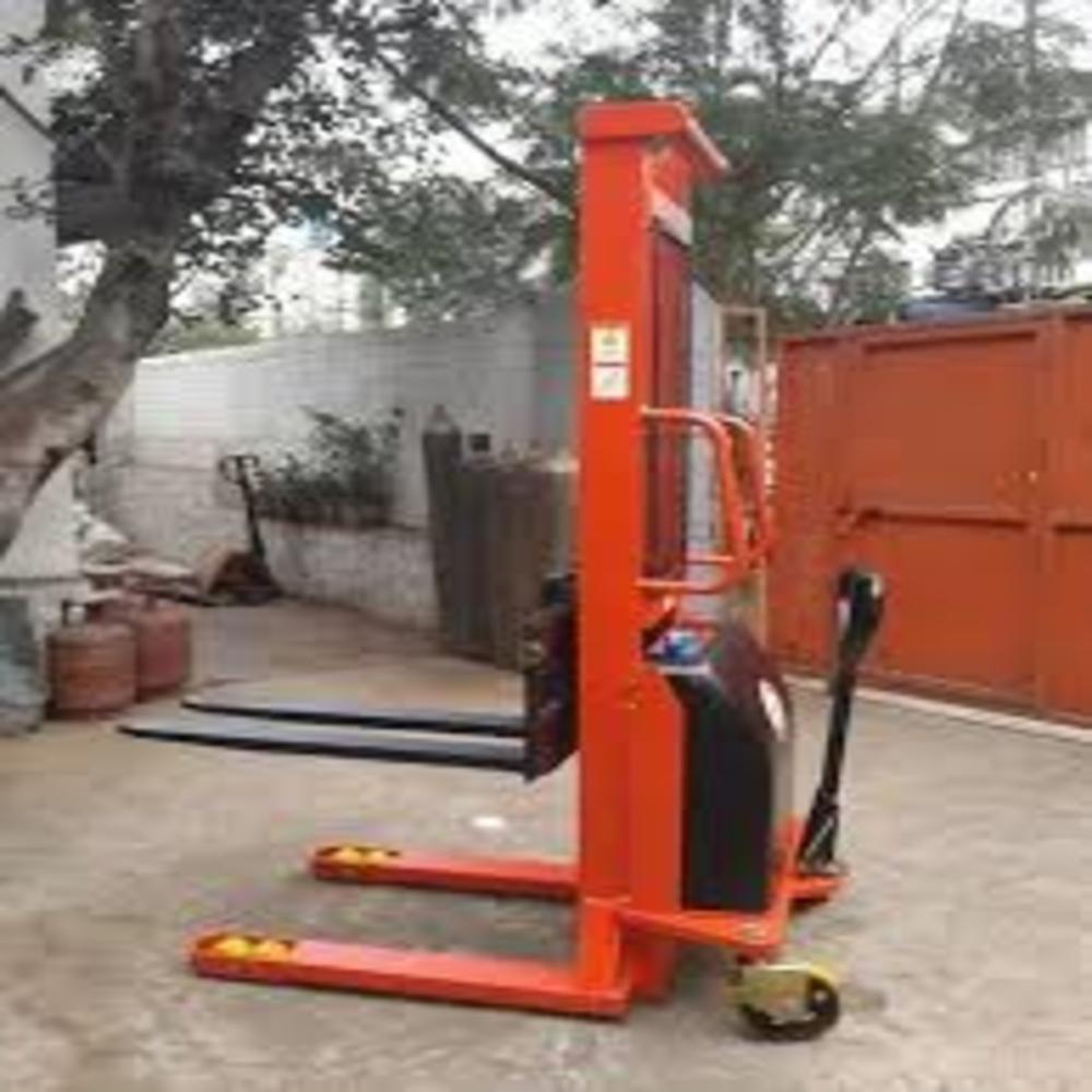 Manual Stacker - High Lifting Ability Up To 3000 Mm, 1000-2000 Kg Capacity, Rugged Structure For Industrial Use