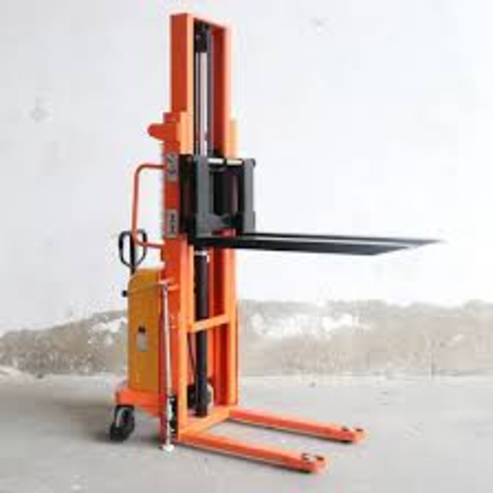 Manual Stacker - High Lifting Ability Up To 3000 Mm, 1000-2000 Kg Capacity, Rugged Structure For Industrial Use