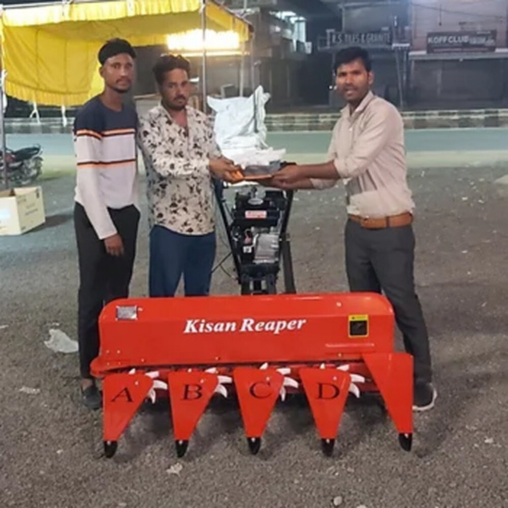 Moong Cutting Power Reaper Machine