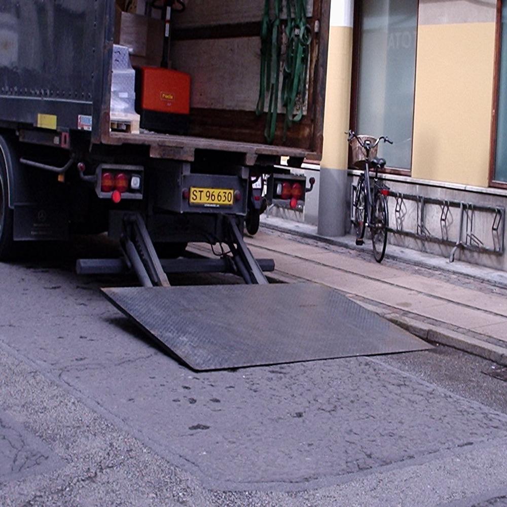 Rear Mounted Tail Lift