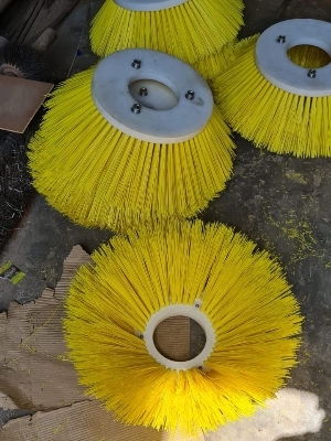 Ride On Sweeper Machine Brush - Bristle Color: White