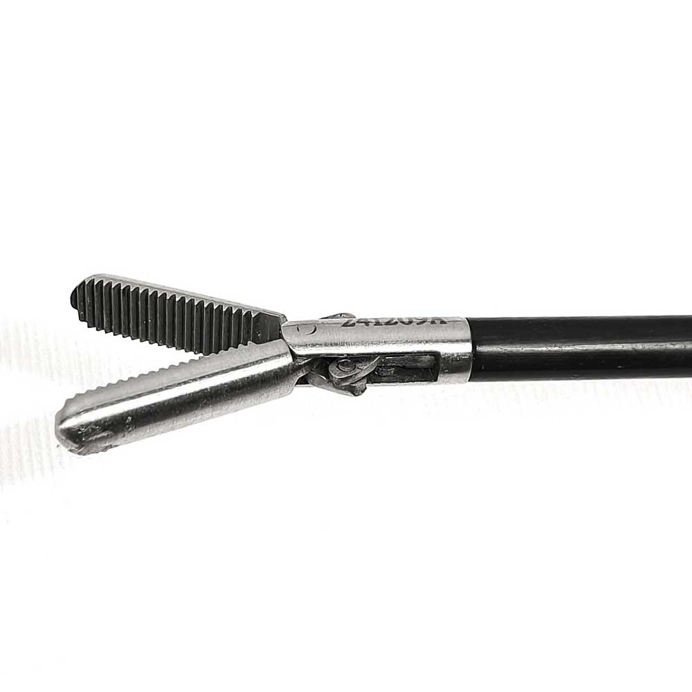 Standard Atraumatic Grasping Forceps 5mm, 18cm with Ratchet Handle