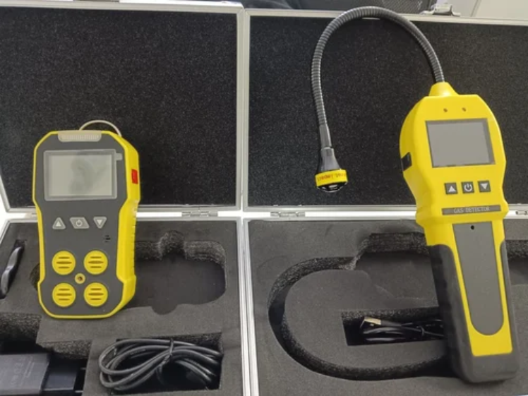 Multi Gas Leak Detector