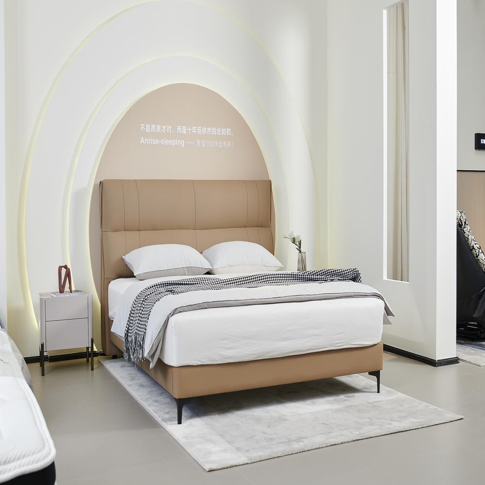 Modern Leather Bed - Color: Off-white