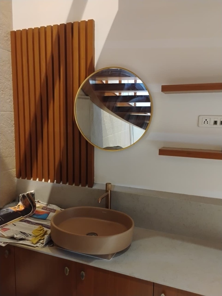 Regular Framed Round Mirror