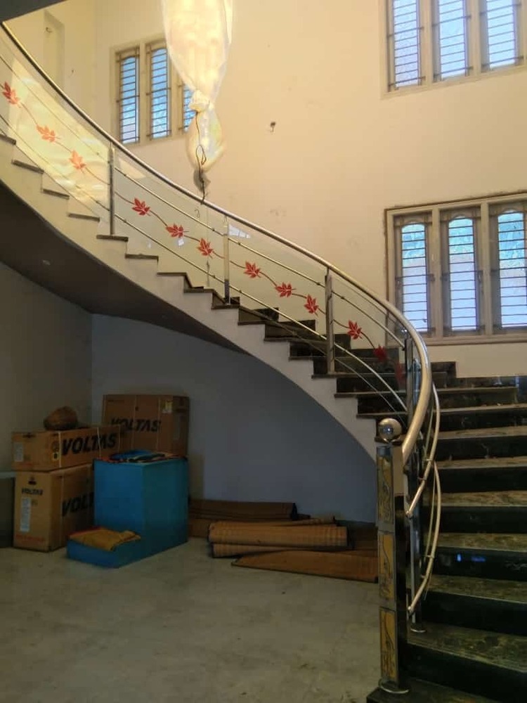 Curved - Glass Staircase