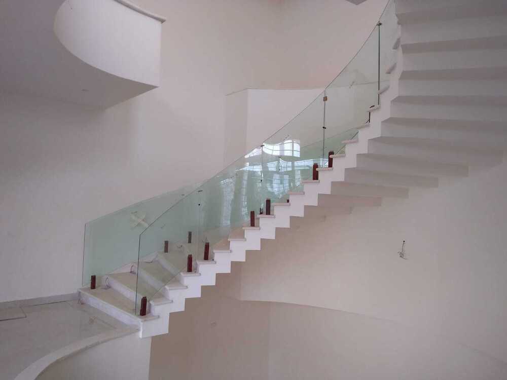 Curved - Glass Staircase