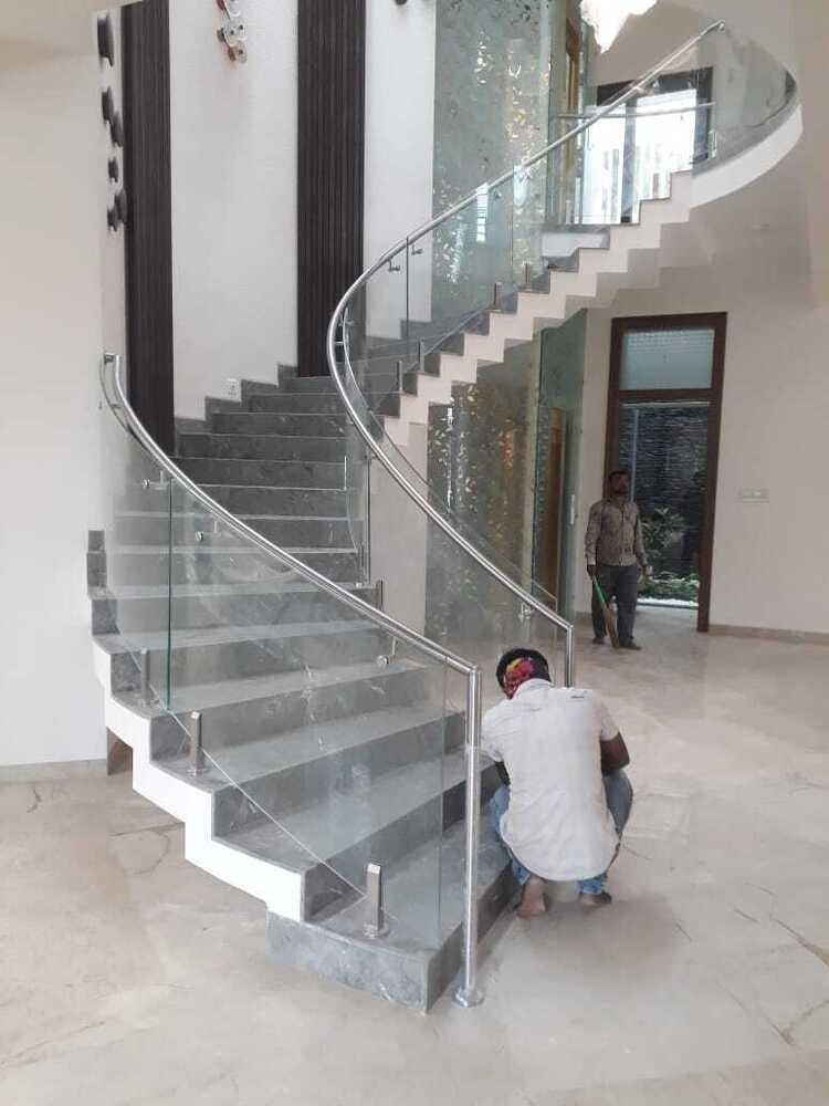 Curved - Glass Staircase
