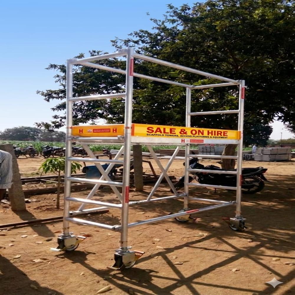 Slim Scaffolding Tower - Color: Silver