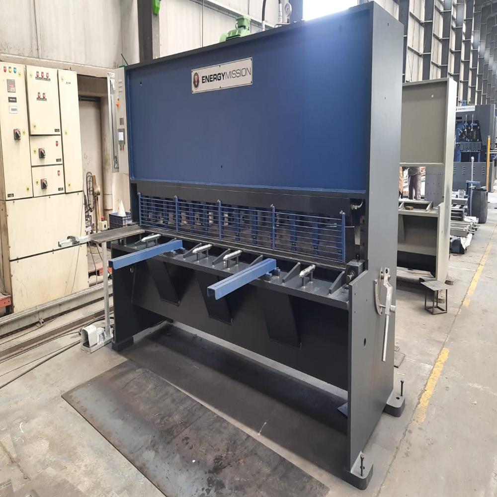 Hydraulic Plate Shearing Machine - Automatic Grade: Semi-automatic
