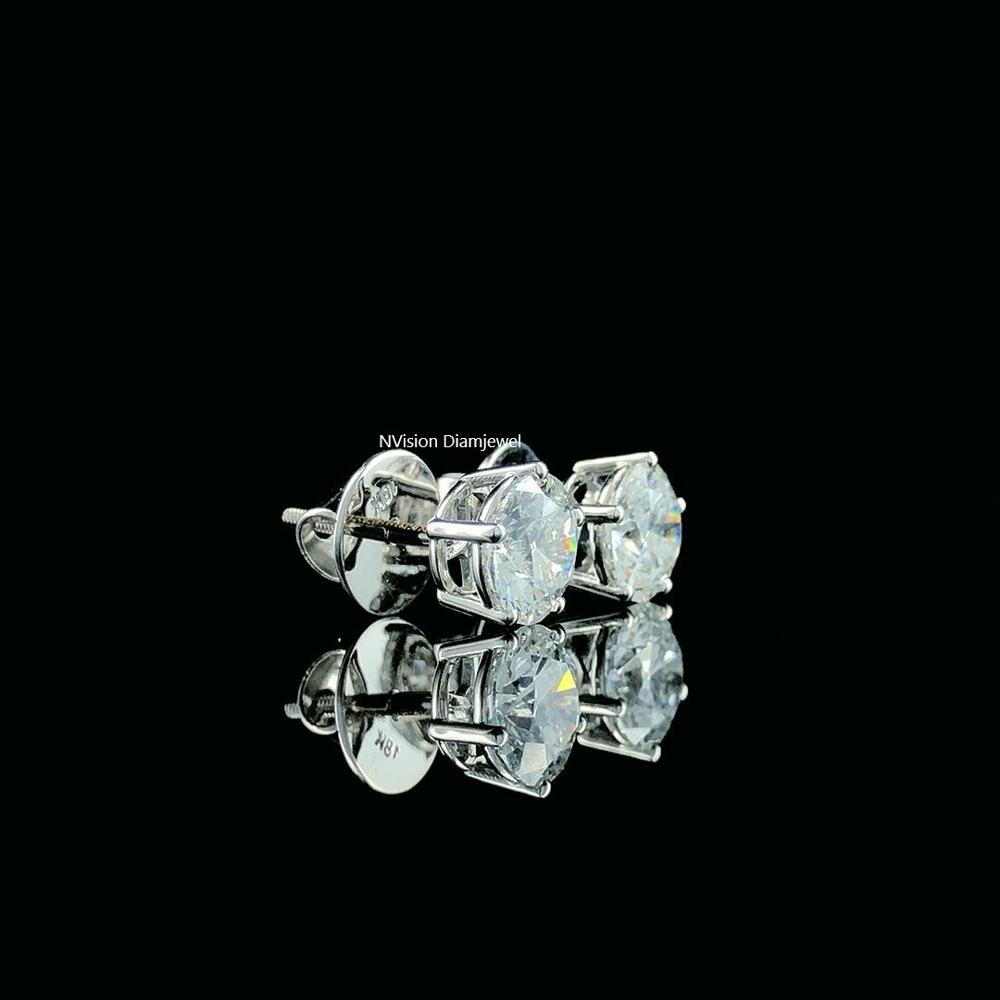 18KT WG Unisex Labgrown Solitaire Diamond Studs