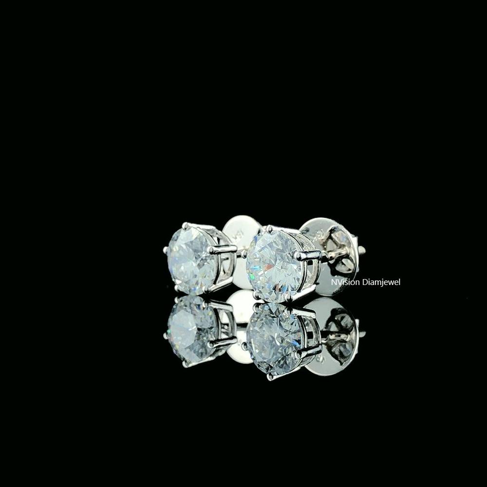18KT WG Unisex Labgrown Solitaire Diamond Studs