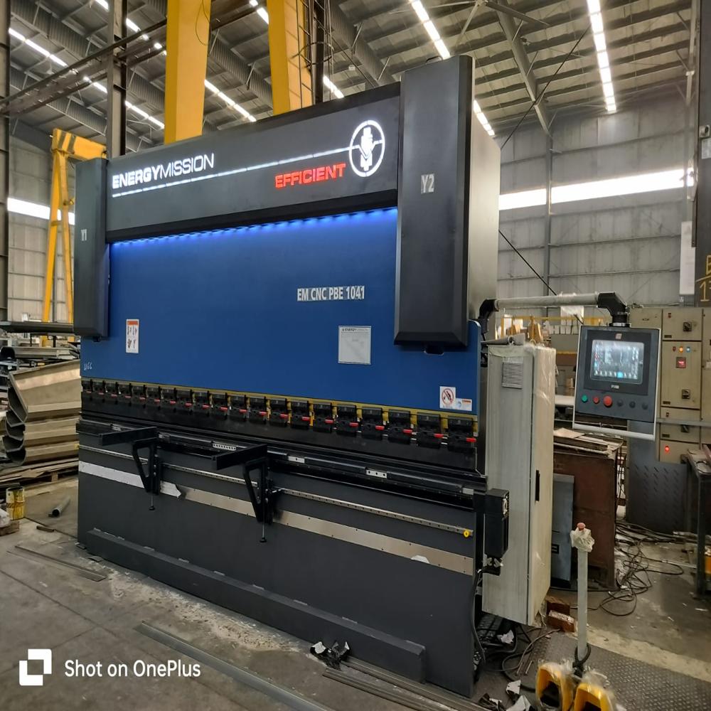 Black Cnc Syncro Press Brake Machine