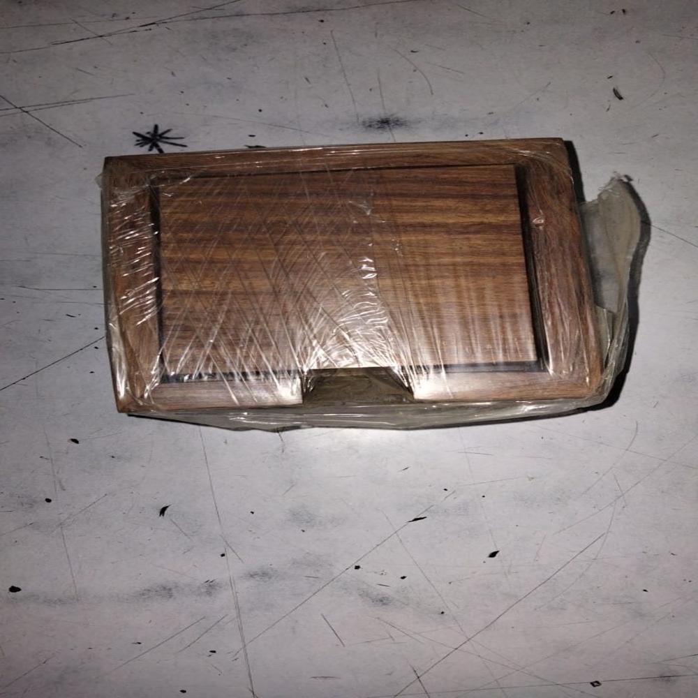 WOODEN COASTER BROWN COLOUR (20% DISCOUNT)