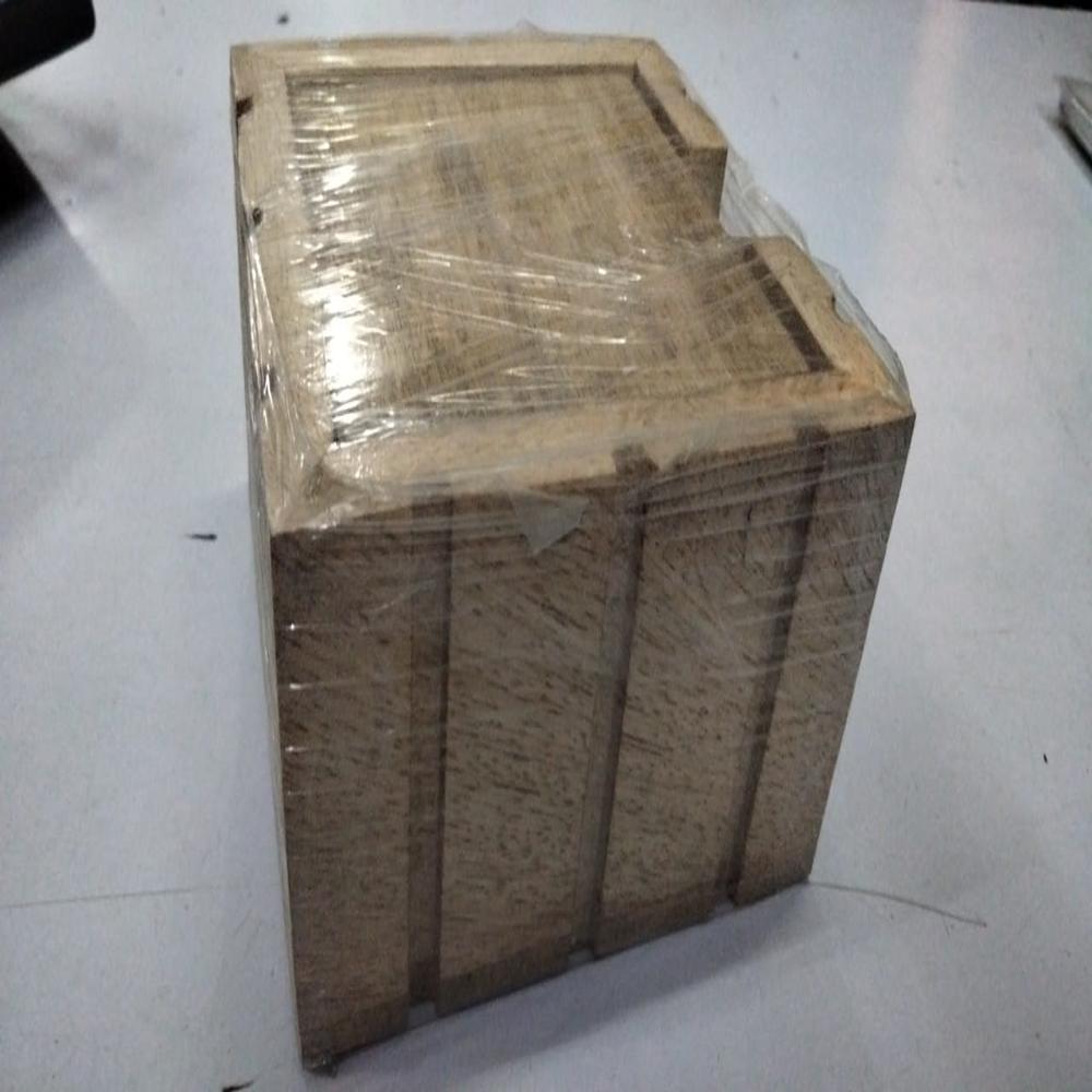 WOODEN COASTER LIGHT BROWN COLOUR (20% DISCOUNT)