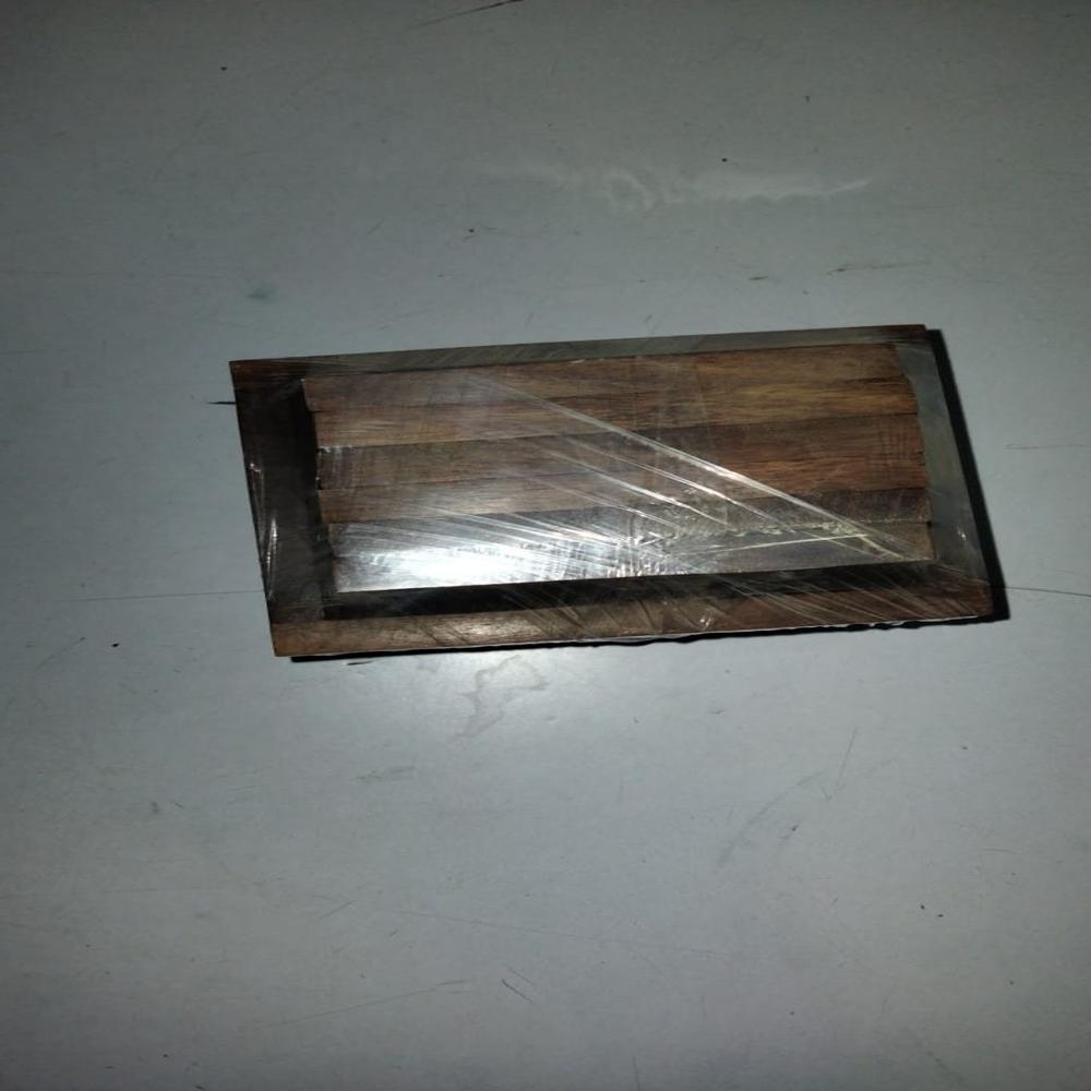 WOODEN COASTER BROWN COLOUR (20% DISCOUNT)